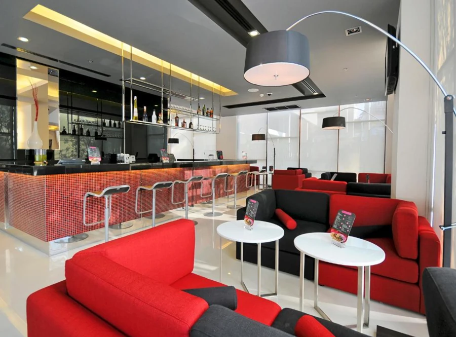 Bar and lounge at ibis Bangkok Sukhumvit 4