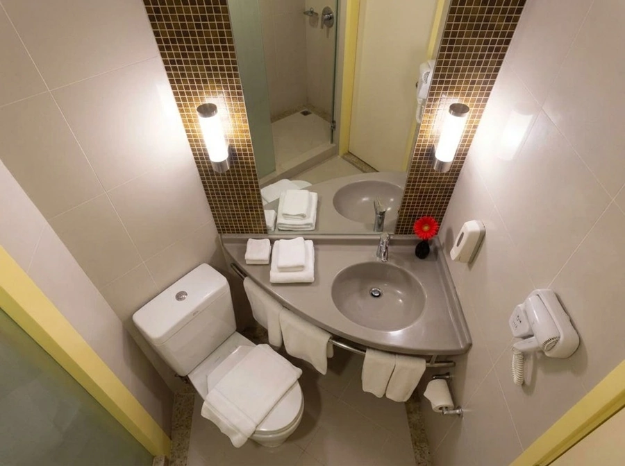 Bathroom at ibis Bangkok Sukhumvit 4