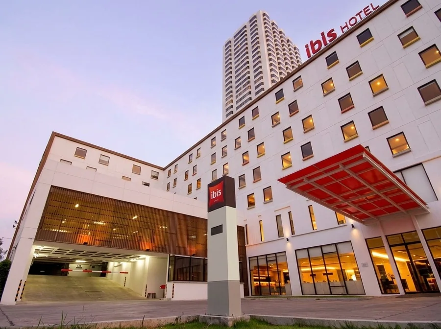 ibis Bangkok Sukhumvit 4 hotel exterior