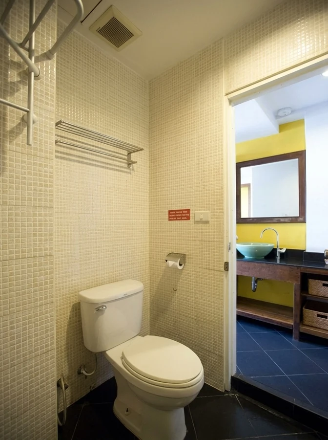 Bathroom at Lamphu Tree House Boutique Hotel Bangkok