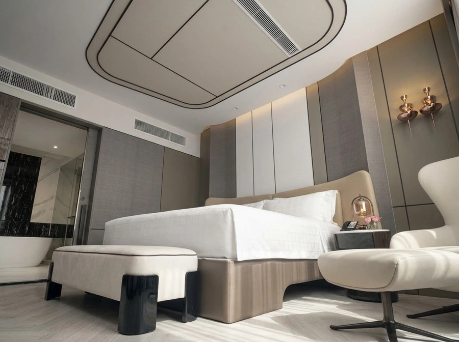 Modern premium bedroom at Pathumwan Princess Hotel Bangkok