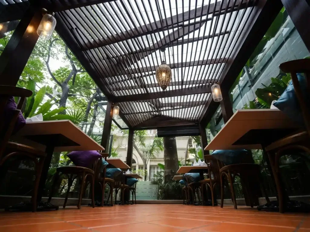 Covered garden dining area at Ruen Urai near Rose Hotel Bangkok